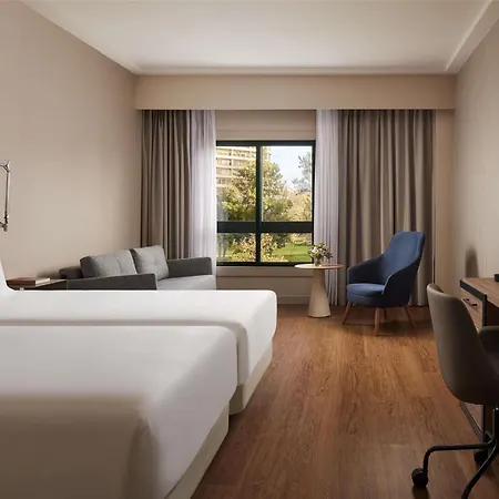 Nh Campo Grande Hotel 4*