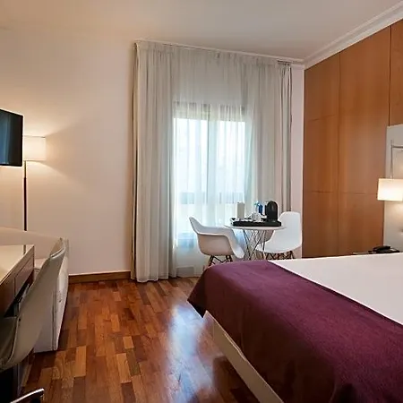 Nh Campo Grande Hotel 4*